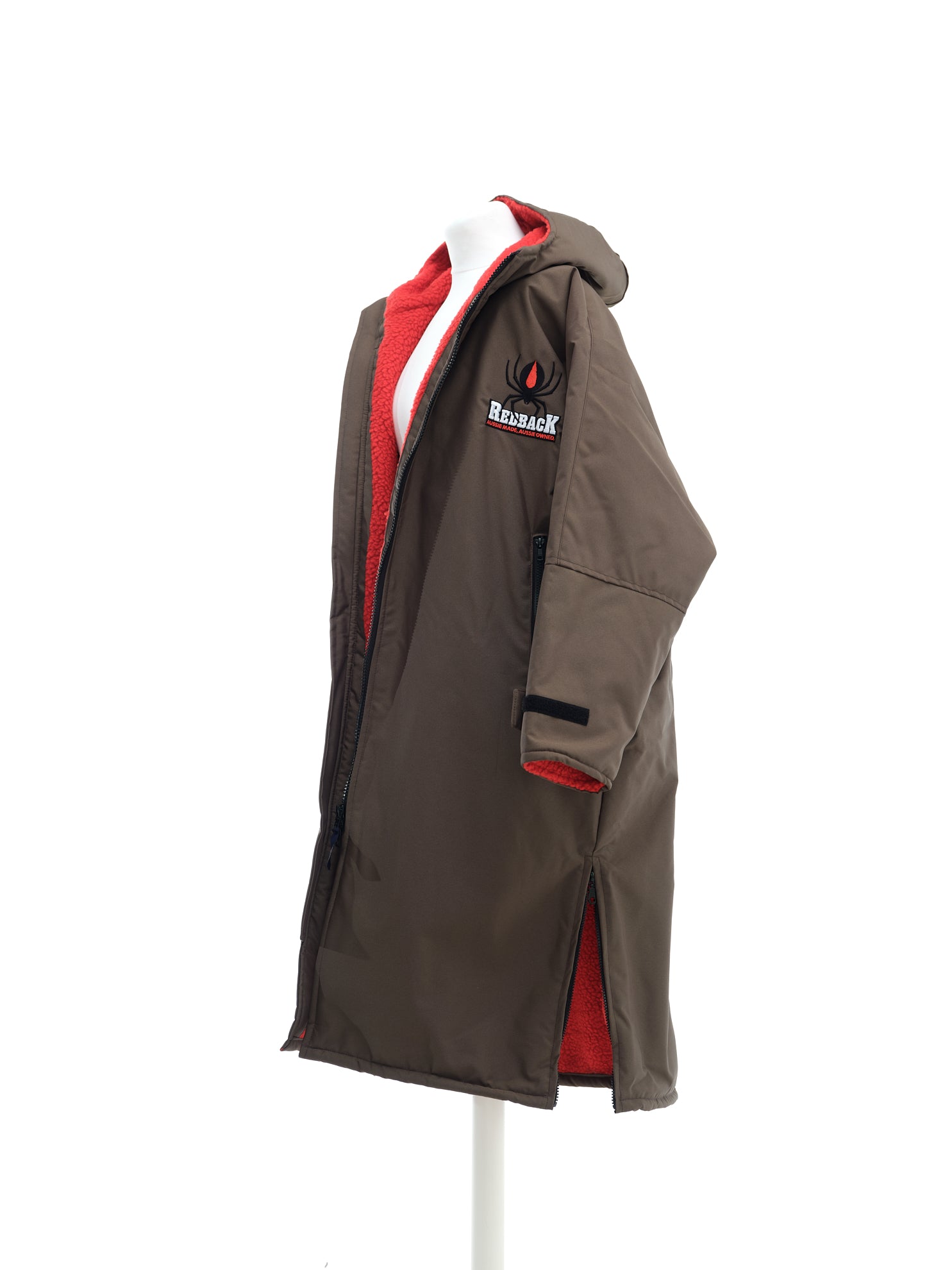 Redback robe for outdoor sports, spectating, wild swimming, festivals and more.