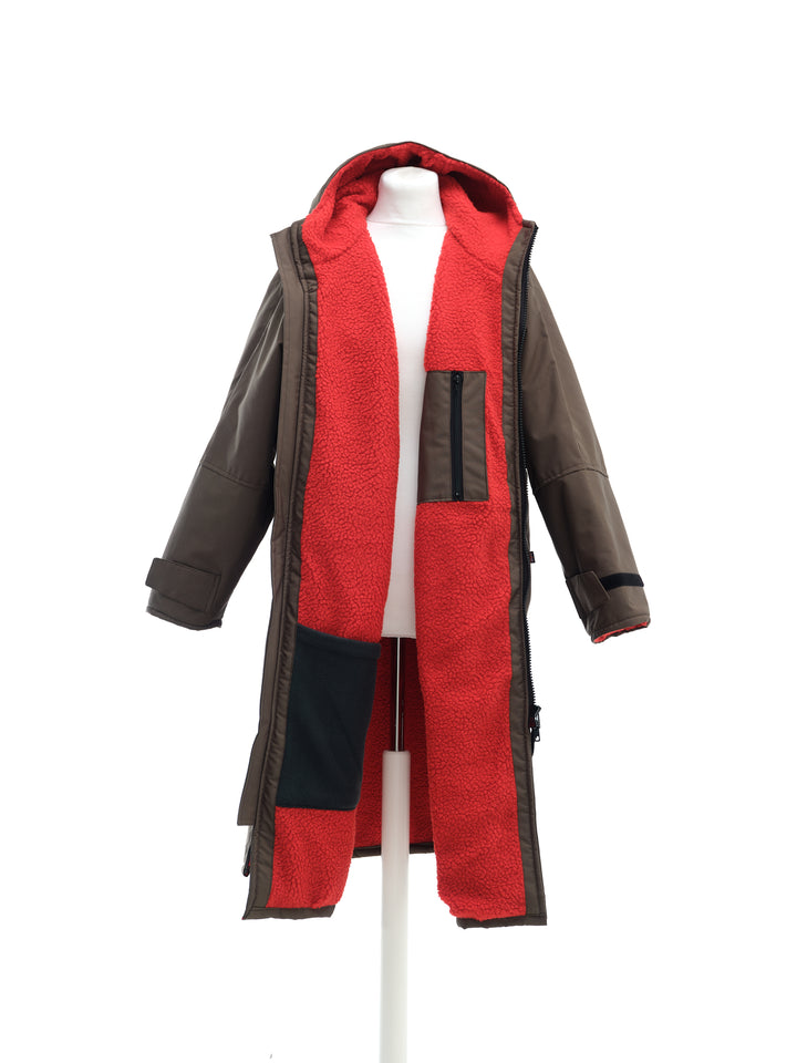 Redback Robe for outdoor pursuits, swimming, festivals, spectating and getting changed outdoors. 